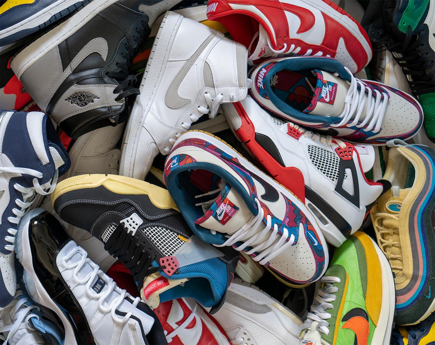 Discovery splash banner for Sneakers Discord server